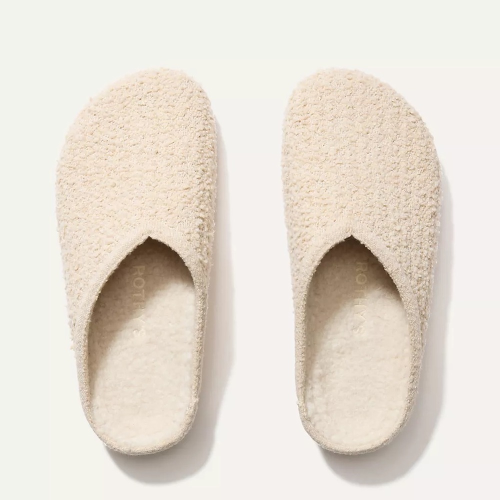 NWT Rothy’s The Cozy Clog  in Honeybun Boucle